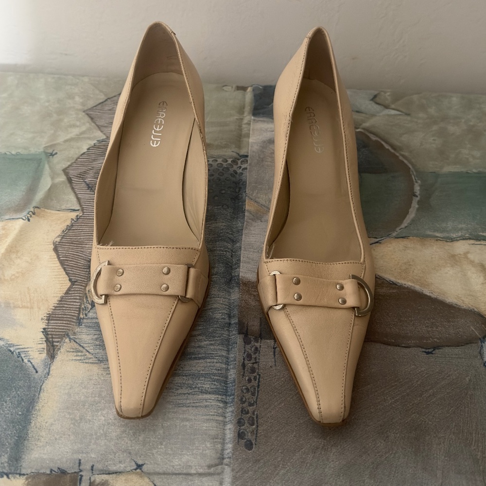 Carezza Italian Nude Leather Kitten Heels | Pointed Toe Low Heel Pumps Size 39